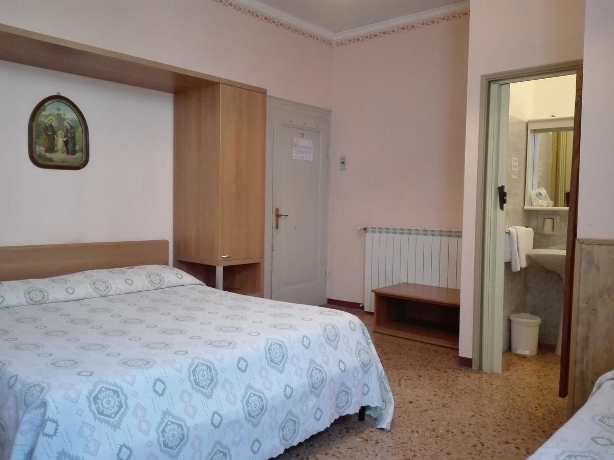 Albergo Giardino Toscolano Maderno Exterior foto