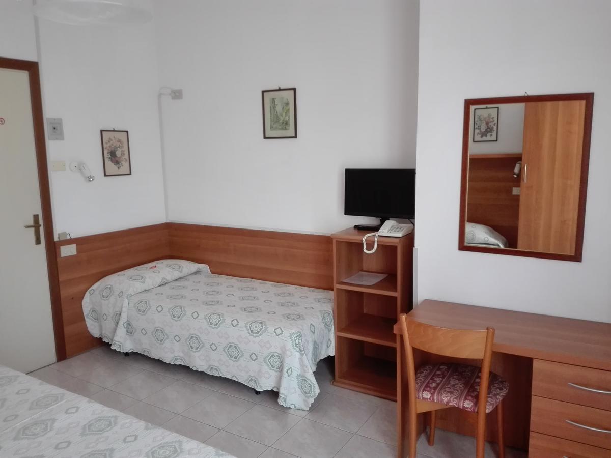 Albergo Giardino Toscolano Maderno Exterior foto