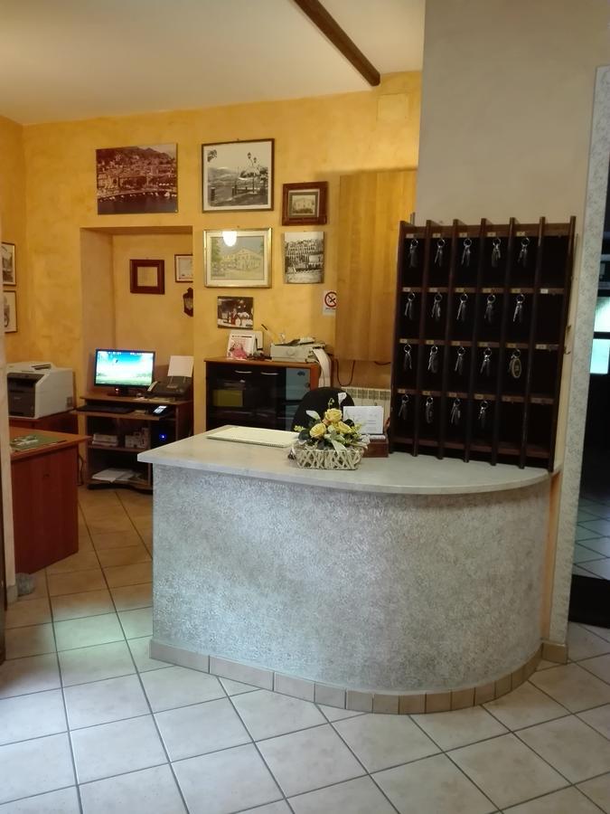 Albergo Giardino Toscolano Maderno Exterior foto