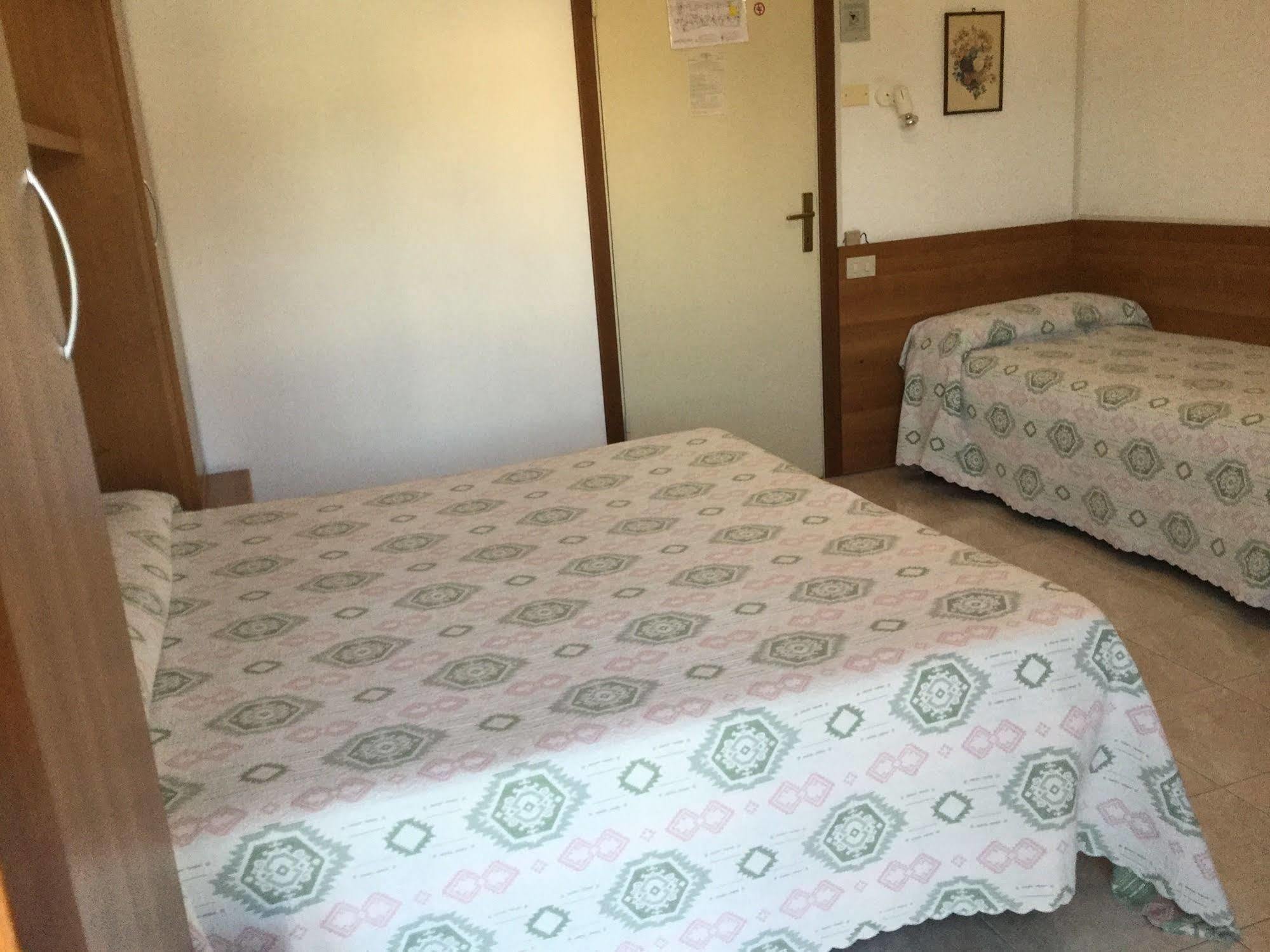 Albergo Giardino Toscolano Maderno Exterior foto